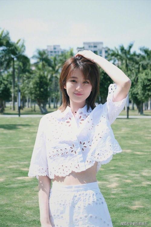 吃瓜群众艾丽丝微博号,揭秘娱乐圈那些不为人知的吃瓜瞬间”