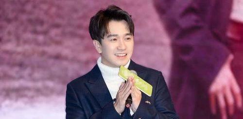 翟天临事件吃瓜群众,吃瓜群众热议娱乐圈“博士”真相