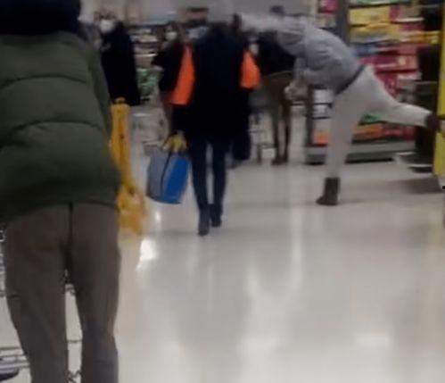 经常解说吃瓜群众的抖音,抖音上那些热衷于围观的热门话题